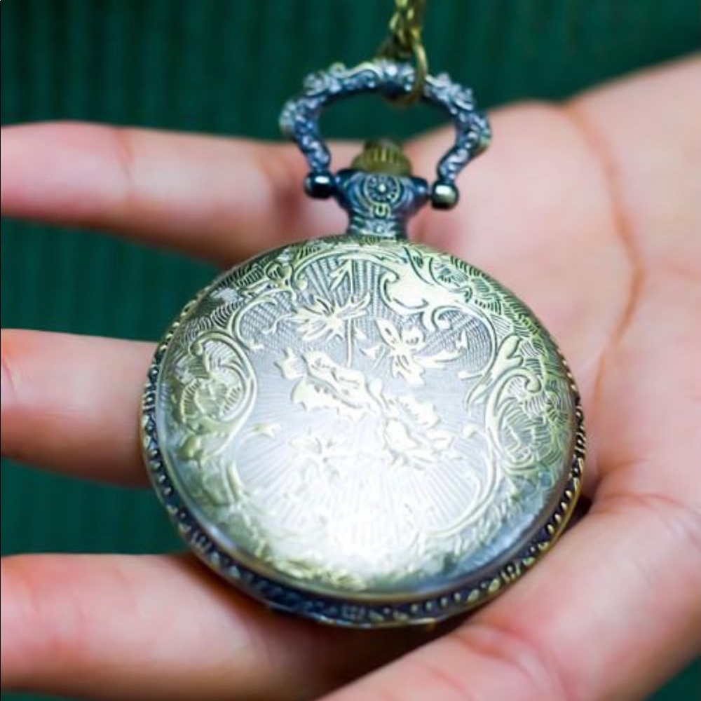 Antique Brass Eiffel Tower Clock Necklace Locket - Picture 6 of 12